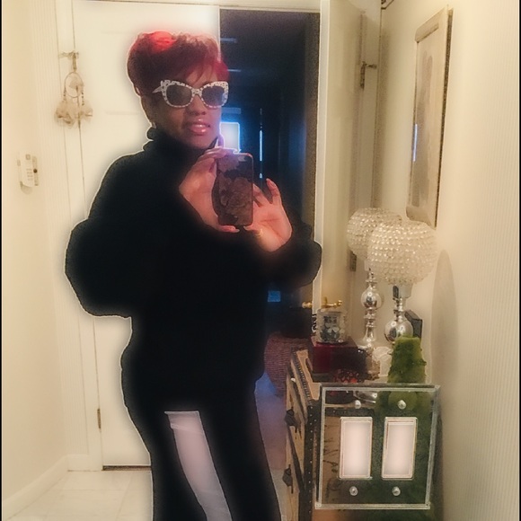 Meet your Posher, Naomi - Picture 7 of 12